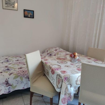 Apartments Josi - Parking And Barbecue Grebaštica 外观 照片